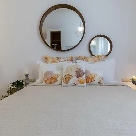 Athina And Apartamento *