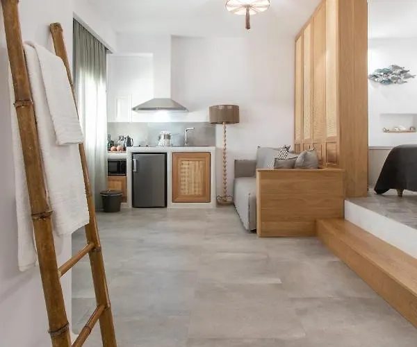 Athina And Apartamento *