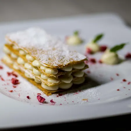 Athina And Apartment *