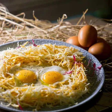 Athina And Apartment Plaka (Naxos)