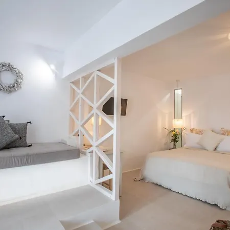 Athina And Apartment Plaka (Naxos)